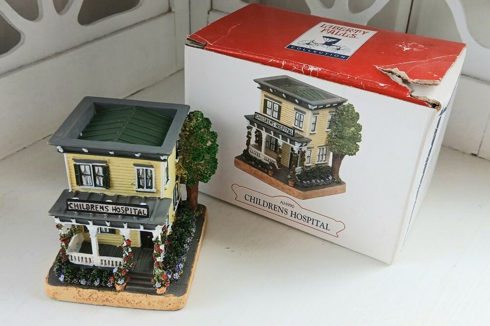 Liberty Falls AH990 Children’s Hospital 2000 Americana Collection w Box